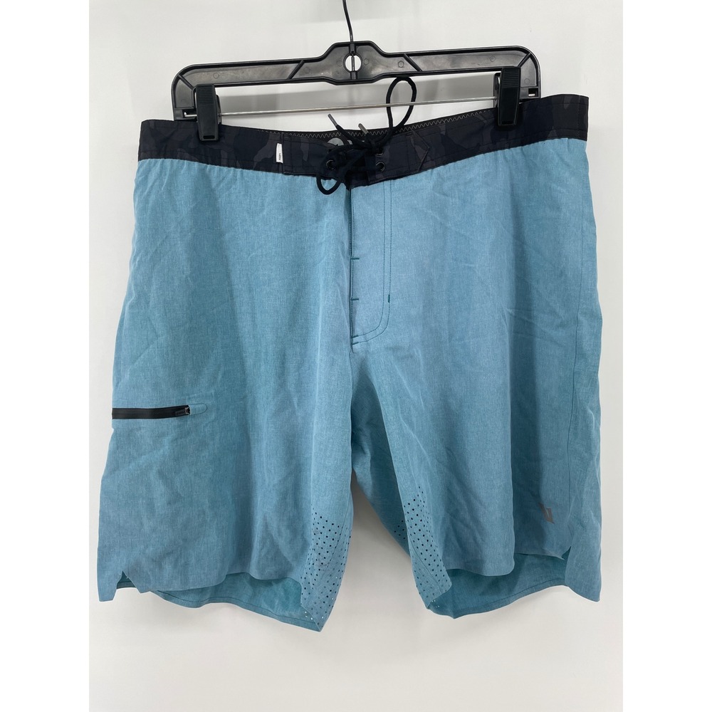 Vuori Cruise‎ Boardshorts Mens 34 Blue Black Camo Waist Performance 8"